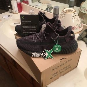 Yeezy 350 Boost v2 Non-reflective black